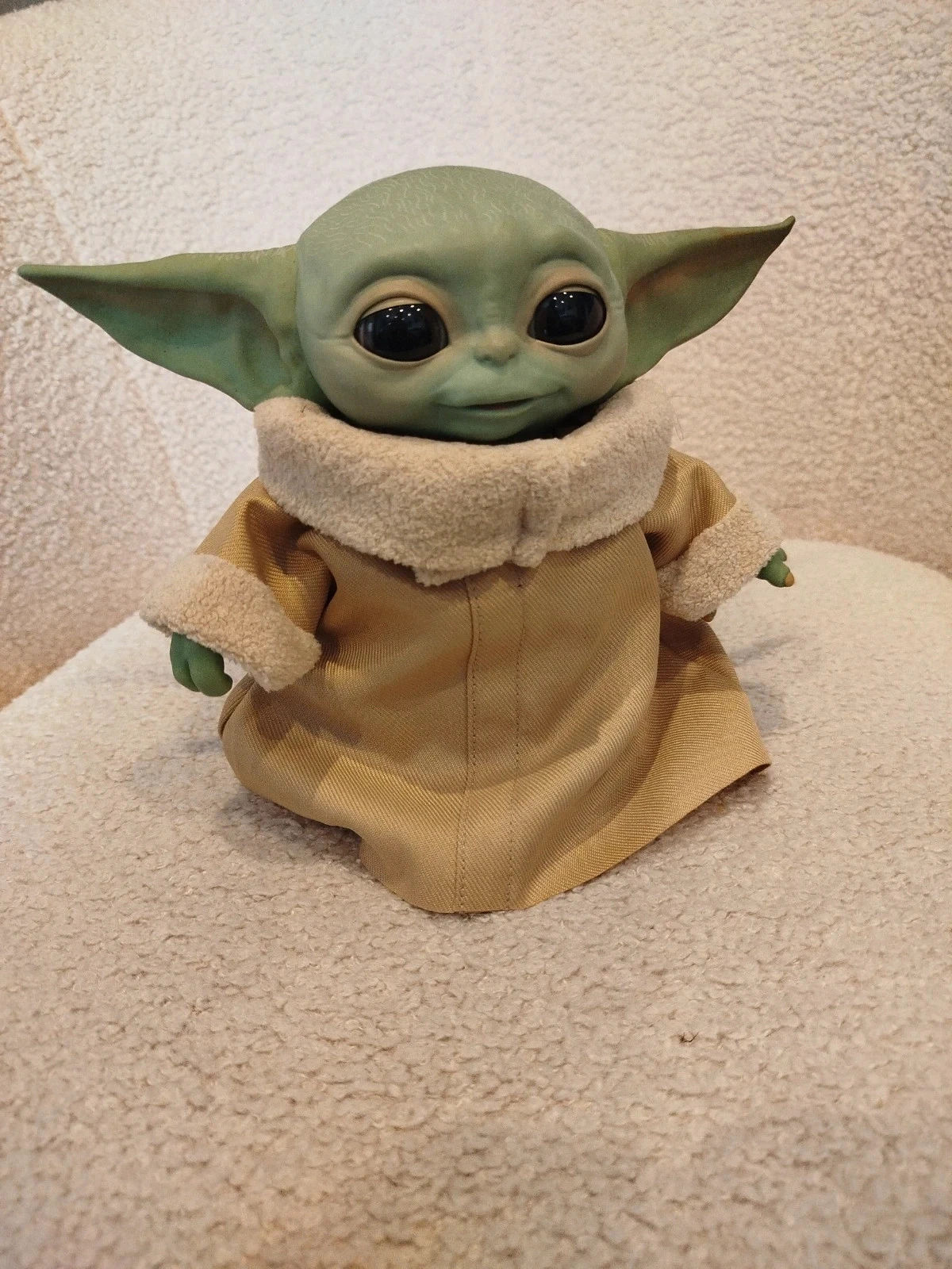 Star Wars interactive Baby Yoda figurine – photo 7